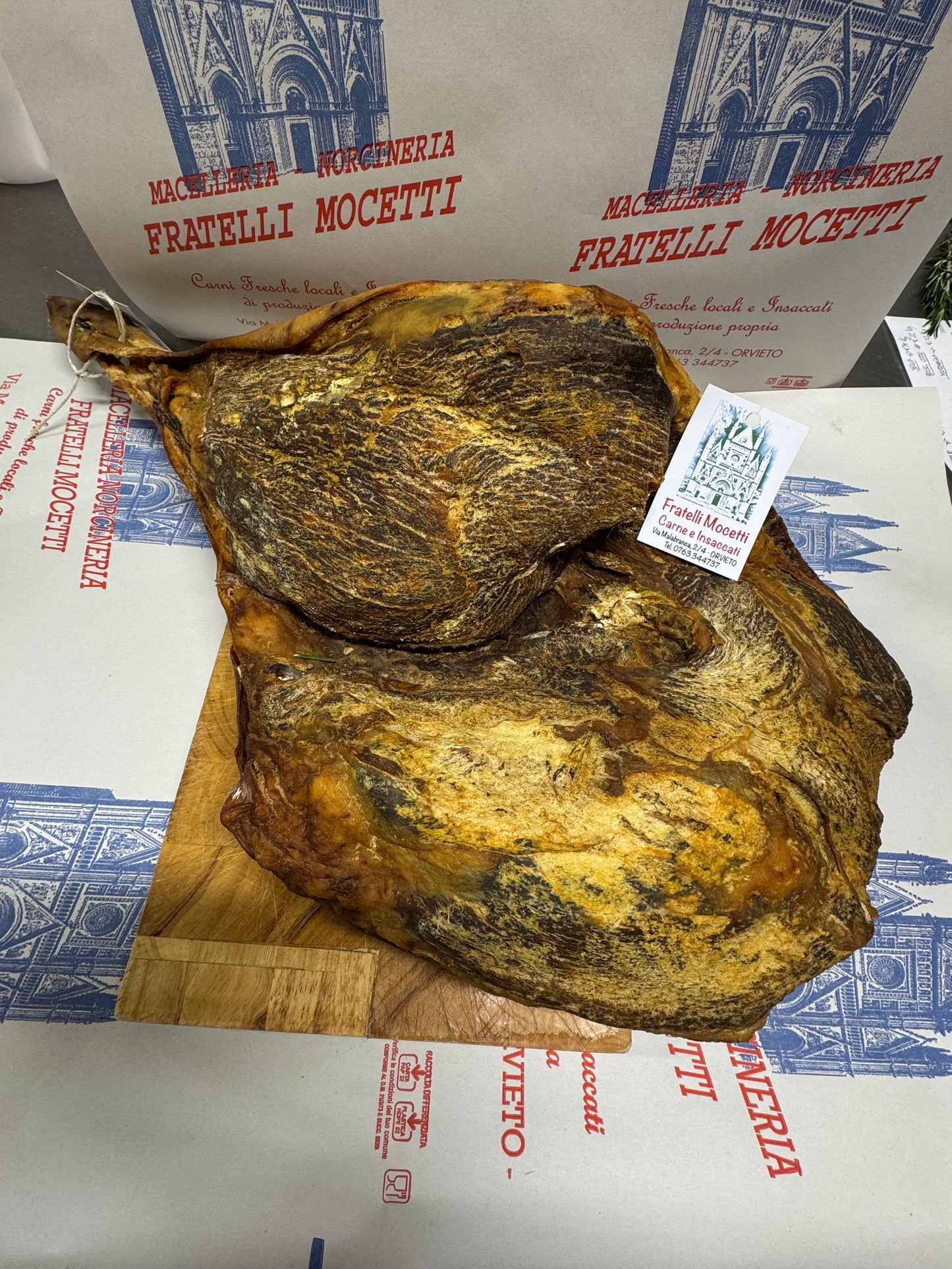 Prosciutto crudo intero senza osso